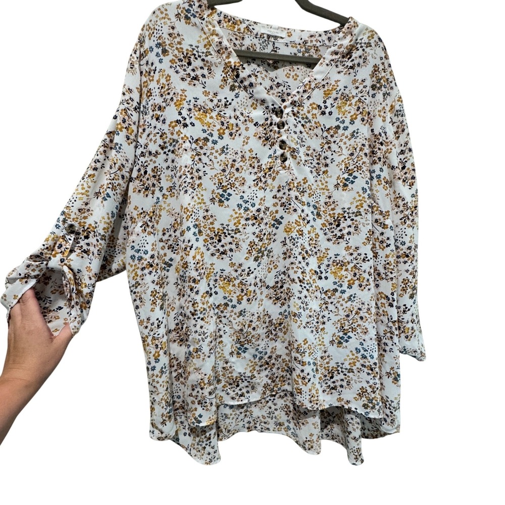 Maurices Ditsy Floral Henley Blouse Women Size 4 Flowy Lightweight Cottagecore
